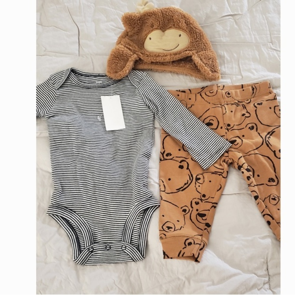 Carter's Baby 6-9 Months 6 Piece Set: Onesie, Coat Pants Hoodie Mitten Bear Hat